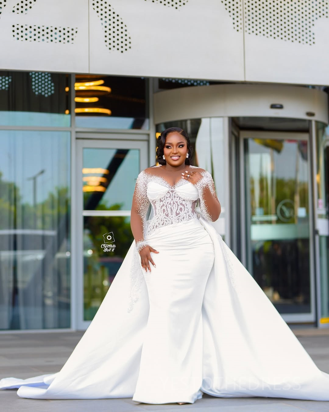 2024 Plus Size African Mermaid Wedding Dress Bridal Gowns For Bride Illusion Detachable Train Sheer Neck Beaded Lace Rhinestones Wedding Gowns For Bla
