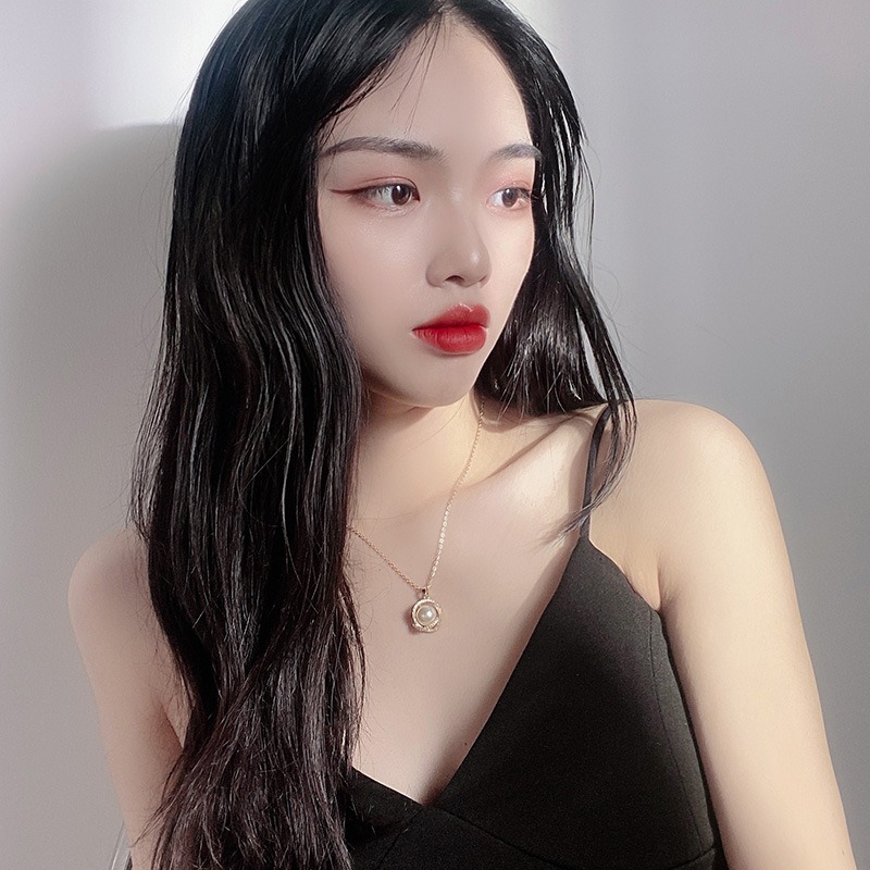 Chic Pearls & Metal Collarbones Accessory: Robust Ti Alloy Jewelry Piece