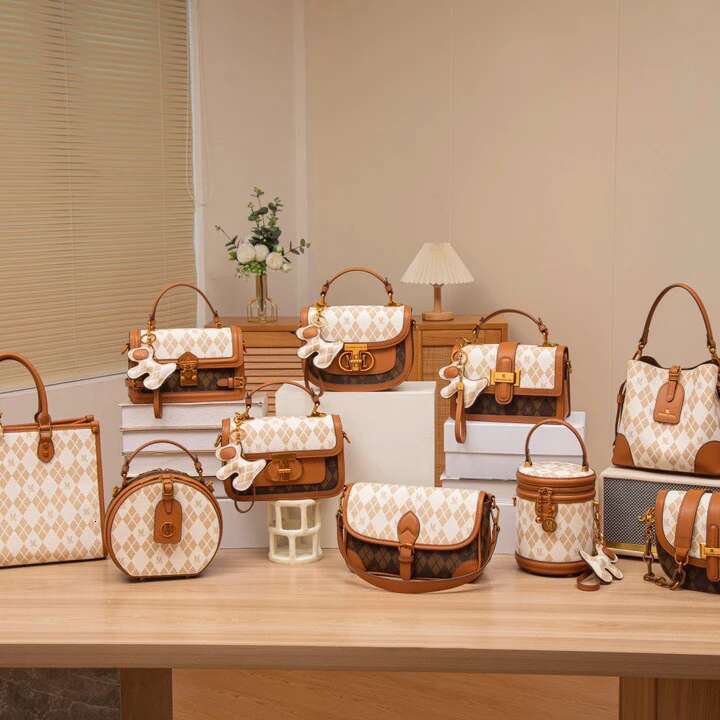 Authentic Dia Plaid Handbag Women's 2024 New High End Designer Diagonal Shoulder Small Square Bag