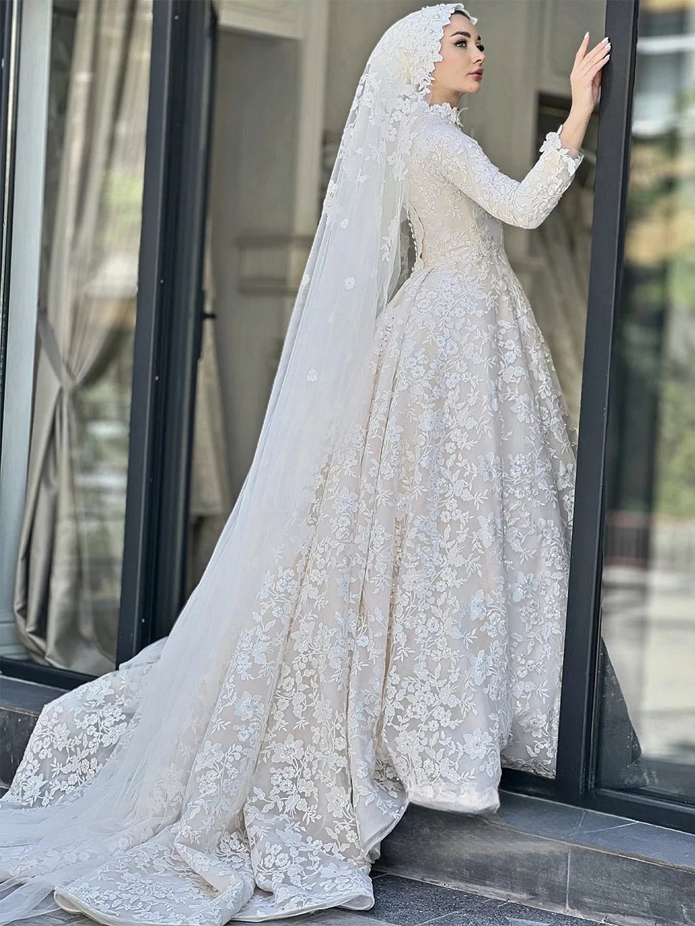 Modest Muslim Lace Wedding Dresses High Neck Long Sleeves Arabic Dubai Islamic Bridal Gown Court Train A-Line Robe De Mariee Vestido De Novia