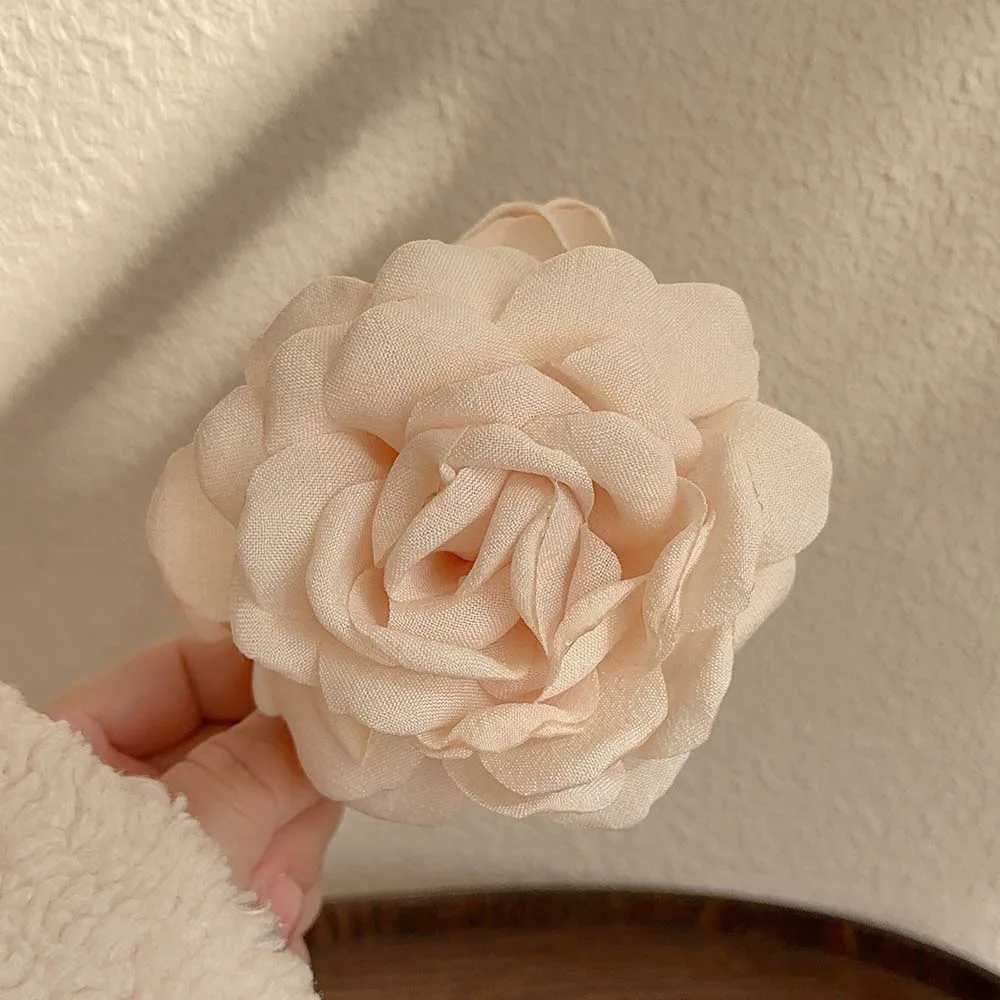 Fabric Rose Flower Hair Claw Clips for Women Girls Hair Clips Bucket Sweet Flower Shark Grip Clip Hair Clip Accessories Hair ClipT250425