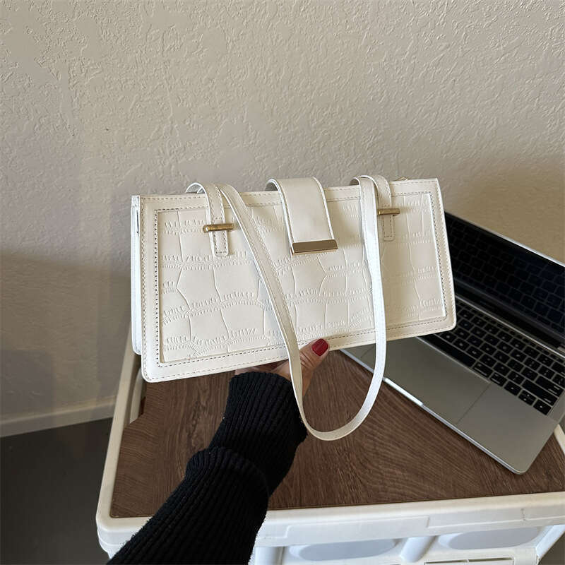 Fashionable and minimalist small square trendy commuting shoulder personalized armpit bag autumn new bag for women