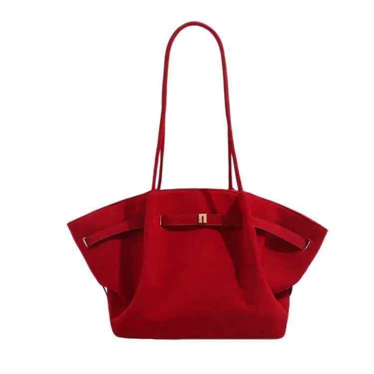 Autumn/Winter New Womens Large Capacity Handbag Chamois Leather Matte Garbage Bag High End Single Shoulder Bottom Bag W250425