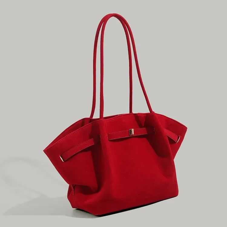 Autumn/Winter New Womens Large Capacity Handbag Chamois Leather Matte Garbage Bag High End Single Shoulder Bottom Bag W250425