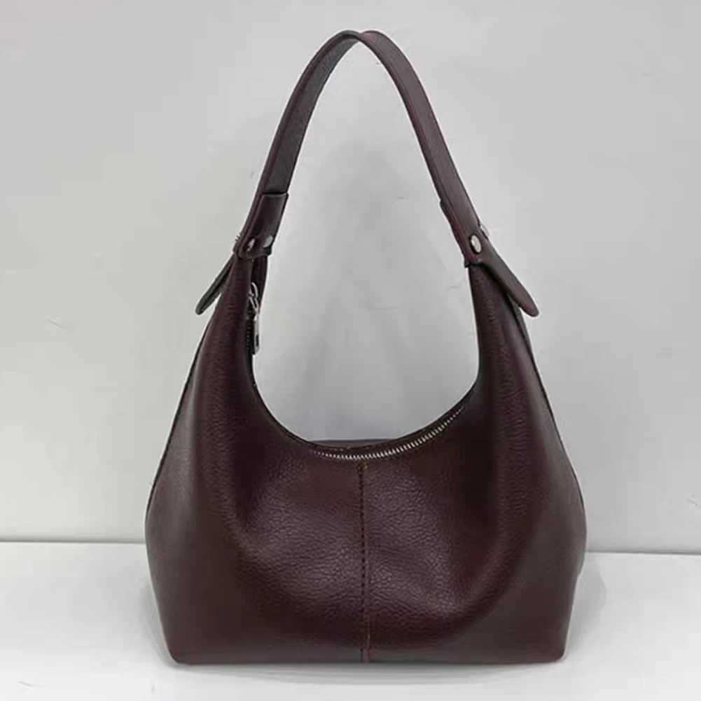 Womens Retro Underwear Bag PU Leather Fashion Handbag Solid Color Leisure Armrest Bag Womens Business Bag W250425