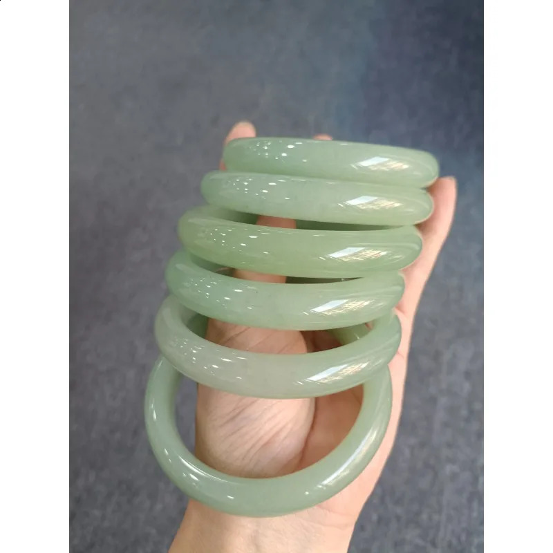 Natural Dongling Jade Full Green Bracelet Trendy Boutique Versatile Womens Bracelet 250424
