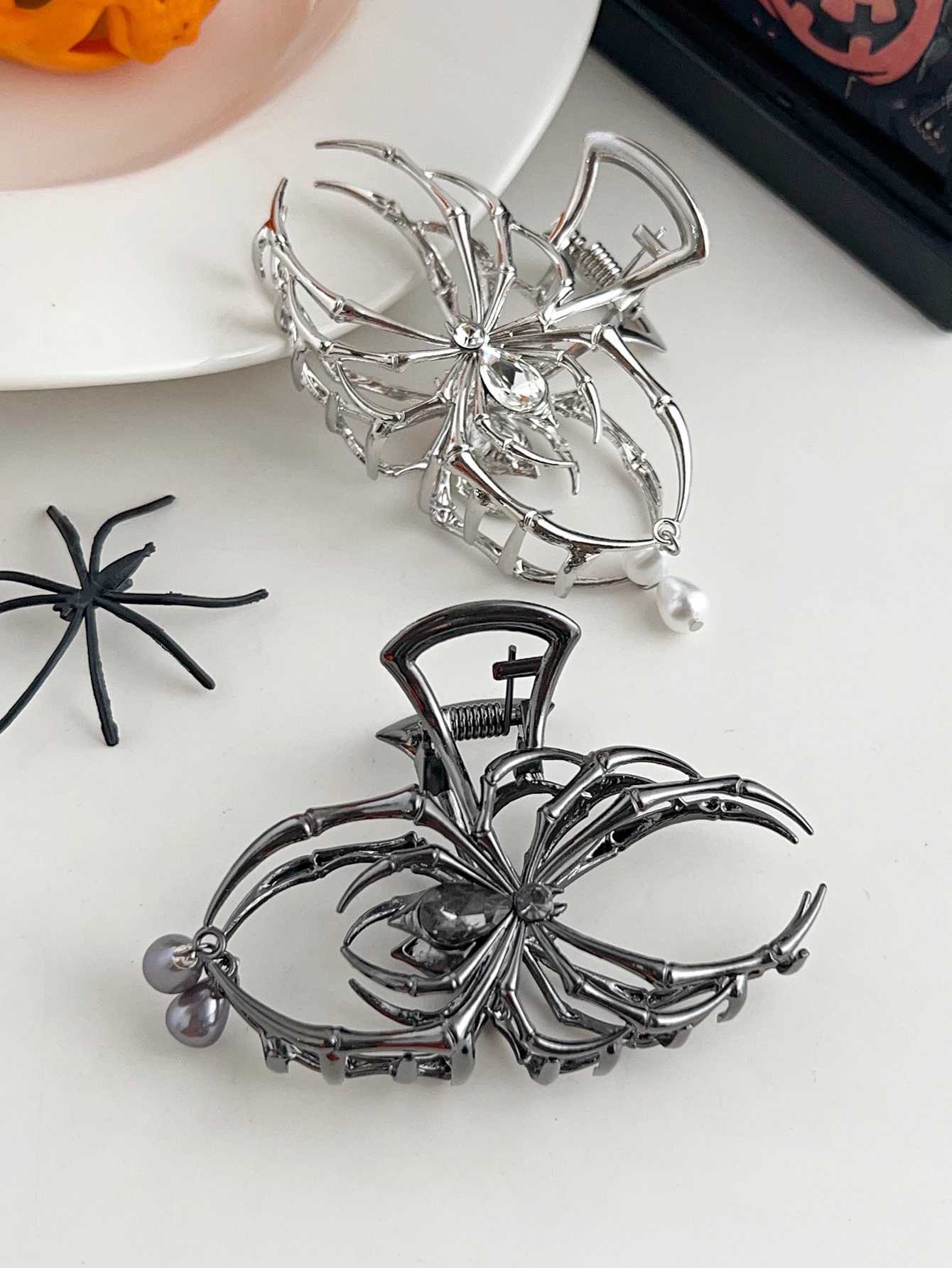 1 piece of silver spider female hair claw clip powerful hair thickness retention chin clip Halloween hair accessoryT250425