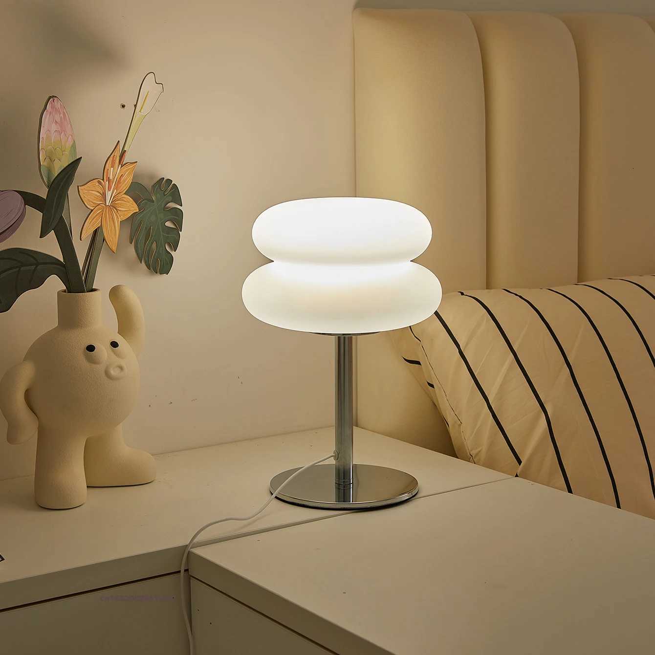 Bauhaus table lamp plastic lampshade bedroom bedside living room Nordic mushroom lamp 9-level brightness dimming ambient lightM251125