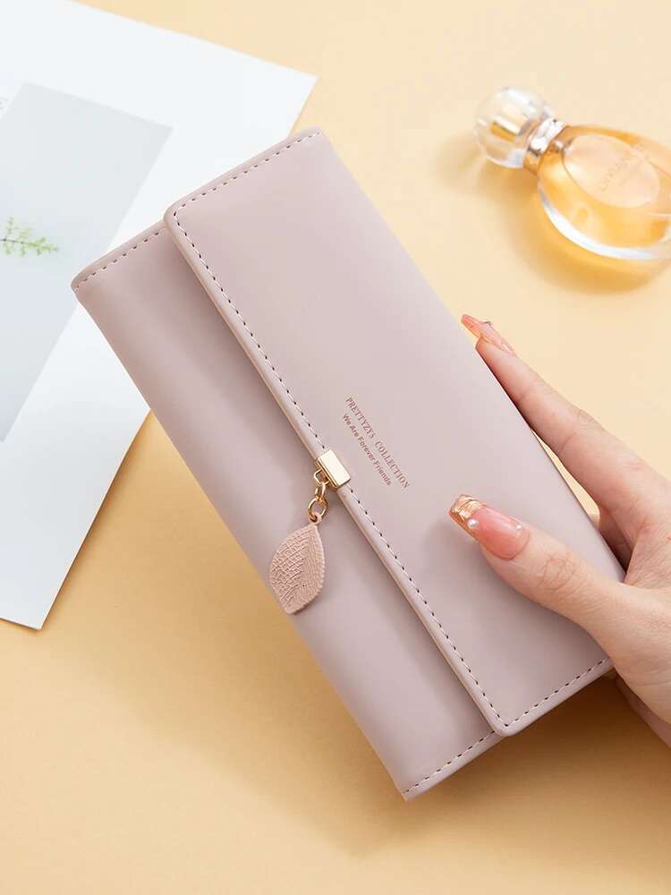 Hot Selling Spring Summer New Women's PU Leather Japanese And South Korea Small Fresh Leaf Pendant Three Fold Bag Large Capa