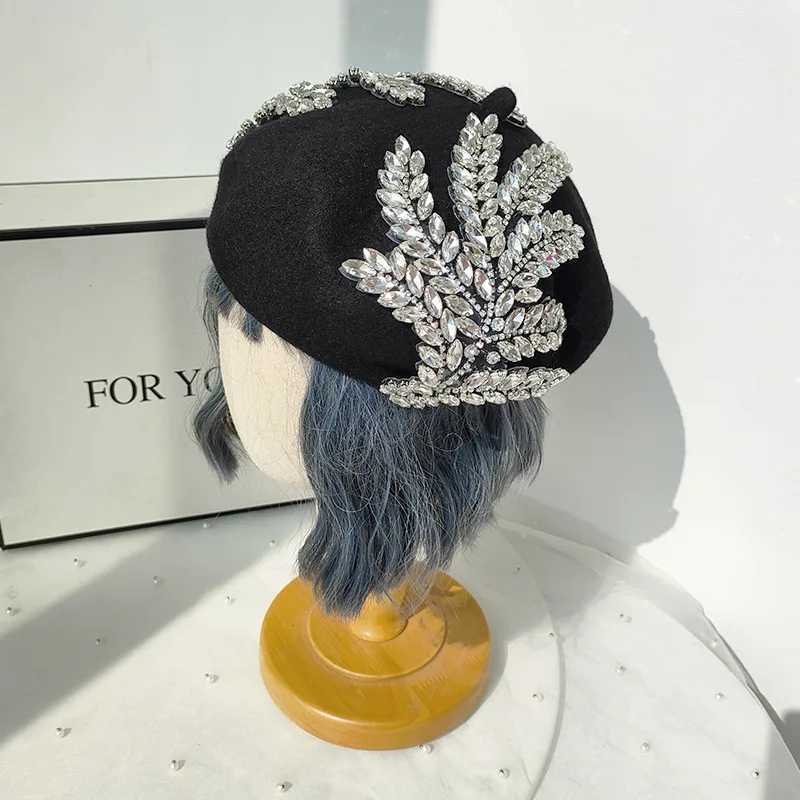 High-quality niche design black rhinestone beret Autumn/winter Korean elegant light luxury temperament painter hat J251125