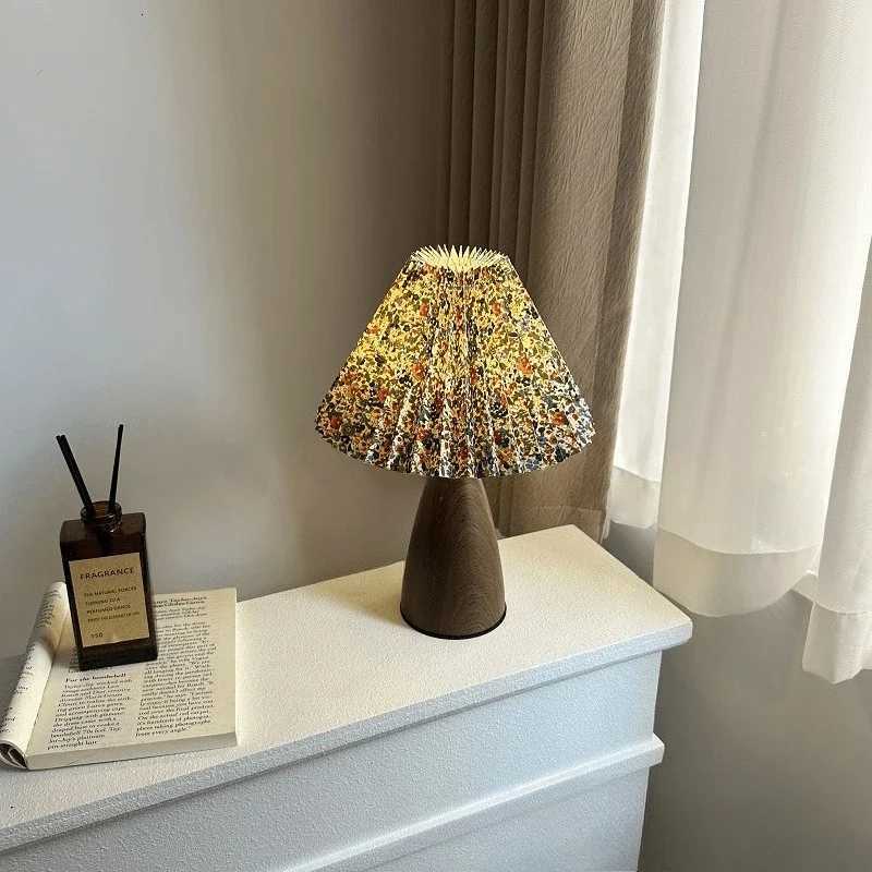 Pleated Retro LED Table lamp Room Decoration Night Lamp USB For Home Living Bedroom Bedside Decorative Simple Desk LightingM251125