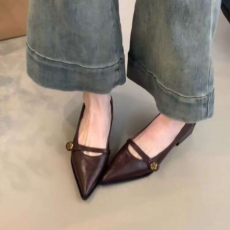 Versatile and fashionable shallow high-heeled for women, camellias, one button thick single order shoes, pointed temperament, Mary Jane shoes
