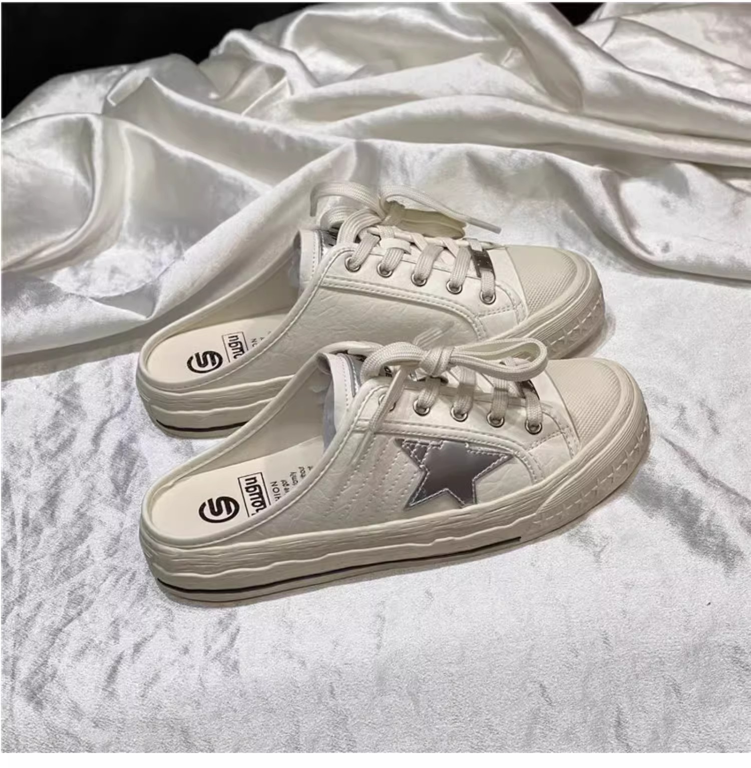 Free shipping 2025 summer New Retro leisure Women's Board Shoes Star Pattern Wearing Flat Half Slippers Size 35-40