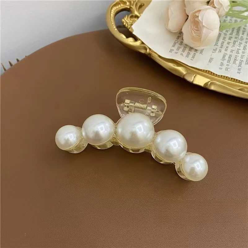 Elegant large pearl hair clip womens back spoon curly shark clip 1 pieceT250425