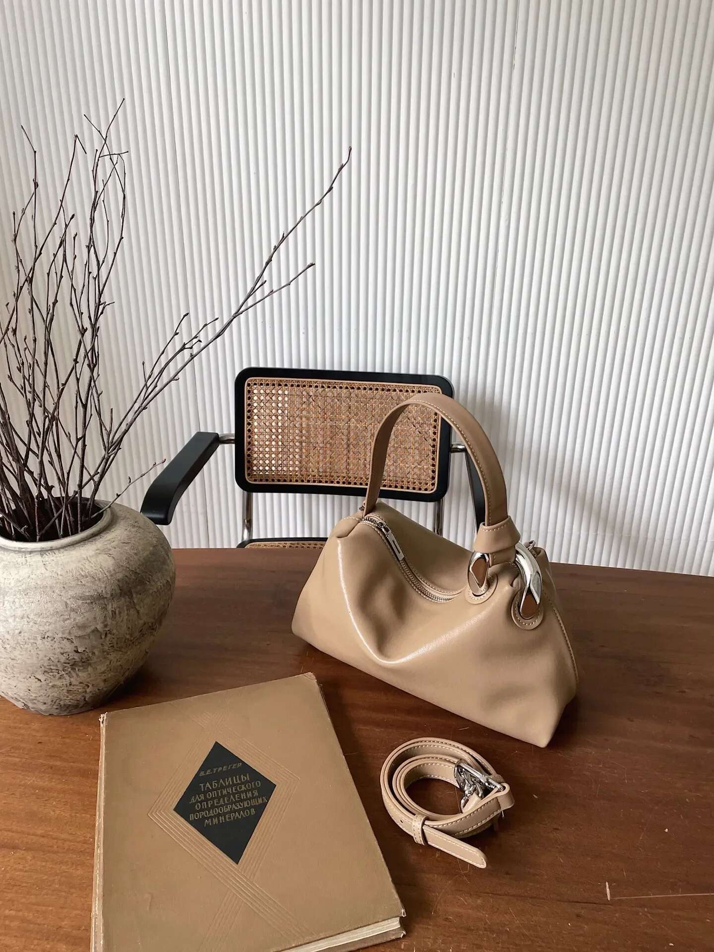 Genuine Leather Women Fashion Tote Pillow Designer High Quality Large Commuter Shoulder Handbag Crossbody Women's Bag