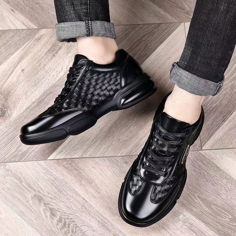The new sports leisure leather shoes men's casual shoes everything breathable thick sole spring and autumn non slip wear resistance