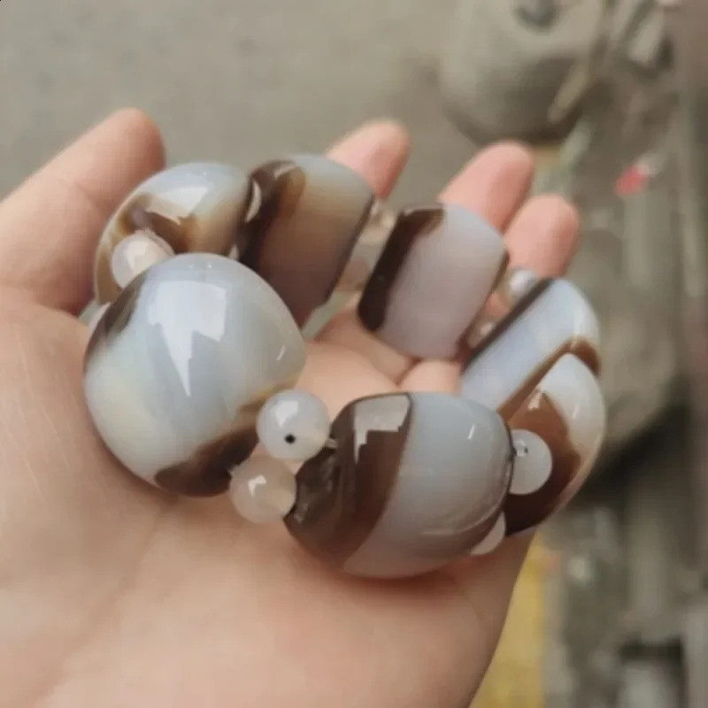 Natural Semicircular Agate Hand Bracelet Hand Mens and Womens Models 250424