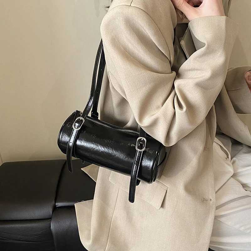 MOODS cylindrical double strap lower arm shoulder bag for women in summer 2025 novice bag casual street commuting cross body bag W250421