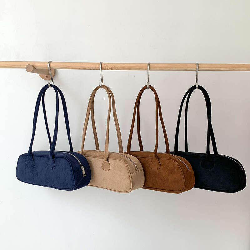 Korean niche retro stick armpit bag with high-end feel, autumn large capacity suede shoulder bag, 2025 new casual fashion trend clothing