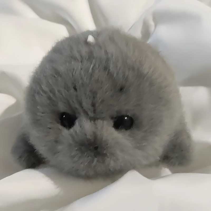 Soft Grey Seal Plush Keychain White Seal Plushies Animal Pendant Fashion Stuffed Doll Keyring Car Key Accessories Car OrnamentsXJ251125