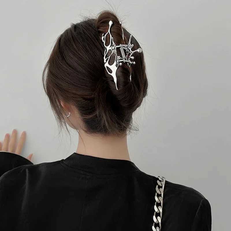 Y2k Geometric Claw Clip Womens Large Metal Silver Korean Fashion Shark Hair Clip Claw Girl Hair AccessoriesT250425