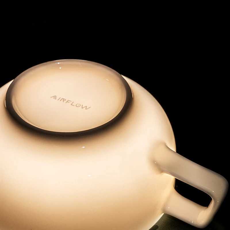 AIRFLOW Ceramic Coffee Cup Professional Embossed Latte Cup 240ml With Handle Milk Tea Cup Latte Espresso Vintage Coffee Mug Y251125