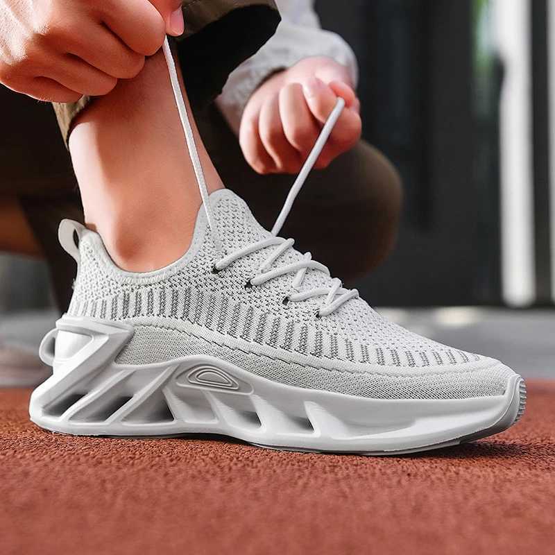 Mens sports shoes breathable thick soled walking shoes comfortable tennis shoes mens Zapatillas Hombre couple womens shoesC250425