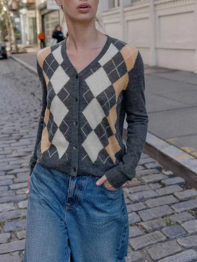 European style new womens fashion all-match temperament V-neck diamond pattern knitted cardigan sweater jacketT251125