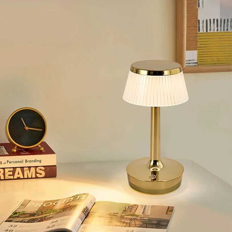 LED Table Lamp Rechargeable Reading Lamp Metal Touch Night Light 3 Colors Atmospher Bedside Lamp Hotel Bar DecorationM251125
