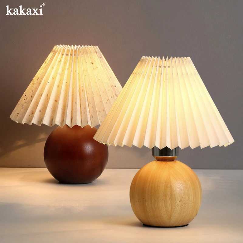 Retro Solid Wooden Table Lamp Nordic Vintage Pleated Bedroom Bedside Desk Reading Decorative Wood Desk Lamp E27 SocketM251125