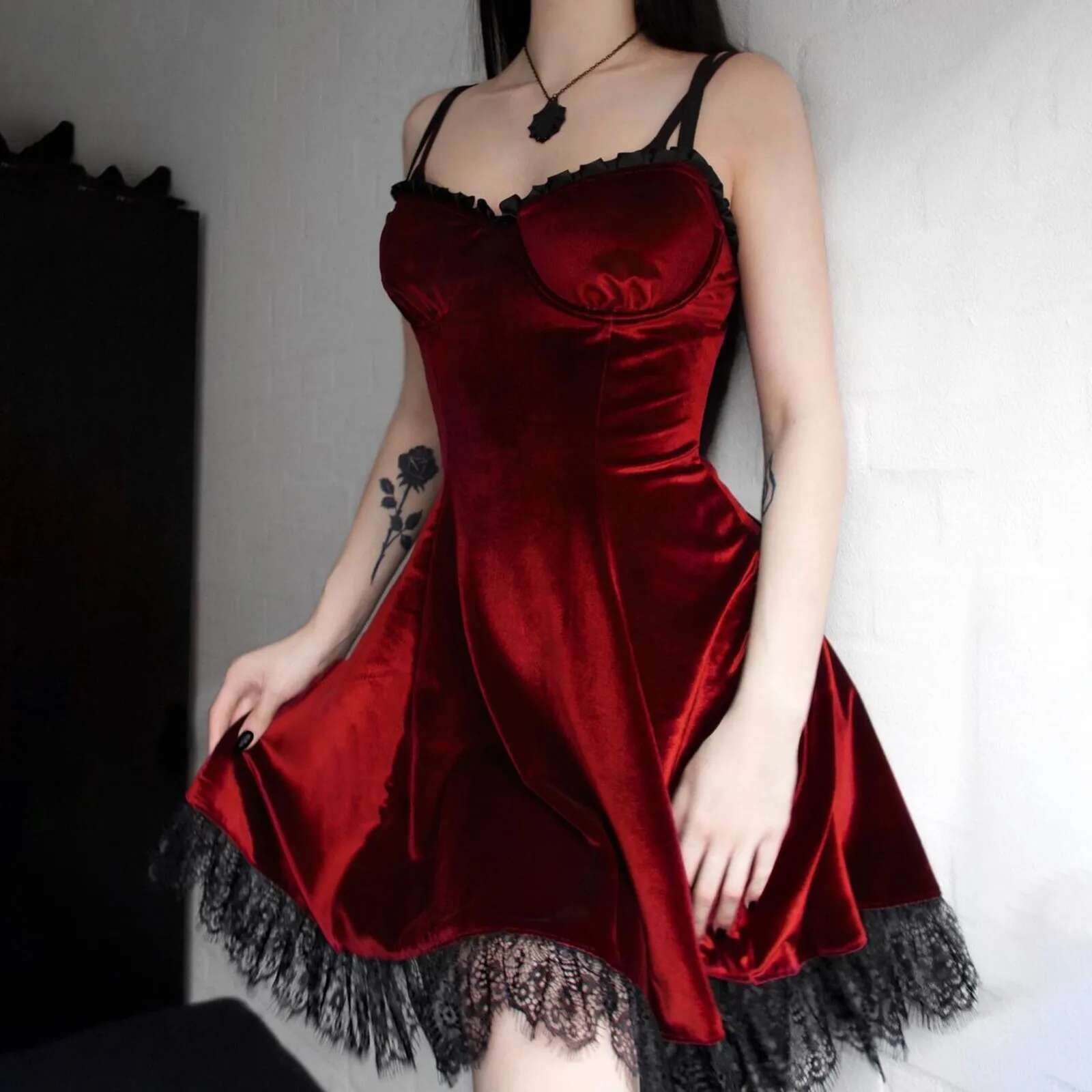 Dongdumaoyi Velvet Gothic Sexy Black Mini Dress Women Vintage Spaghetti Strap High Waist Dresses Aesthetic Elegant Goth Party Club