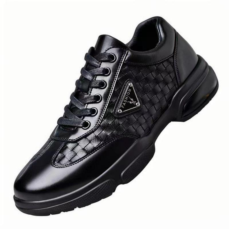 The new sports leisure leather shoes men's casual shoes everything breathable thick sole spring and autumn non slip wear resistance 2025s hot