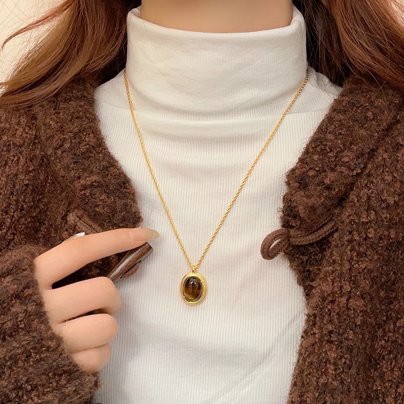 TaiYang 2025 New Maillard Style Tiger Eye Vintage Bezel-Set Oval Tigers Eye Pendant, Copper Statement Necklace for Women with Retro Luxe Appeal