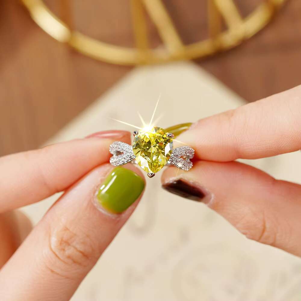 CAOSHI Women Engagement Ring Exquisite Big Pear Shaped Yellow Crystal Imitated Moissanite Silver Plated Rings for Women Jewelry