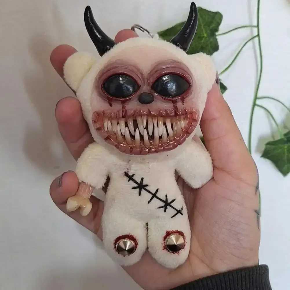 Gothic Halloween Keychain Handcrafted Creepy Cute Plush Doll Keychain with One Eye Weird Horror Doll Design Backpack AccessoriesXJ251125