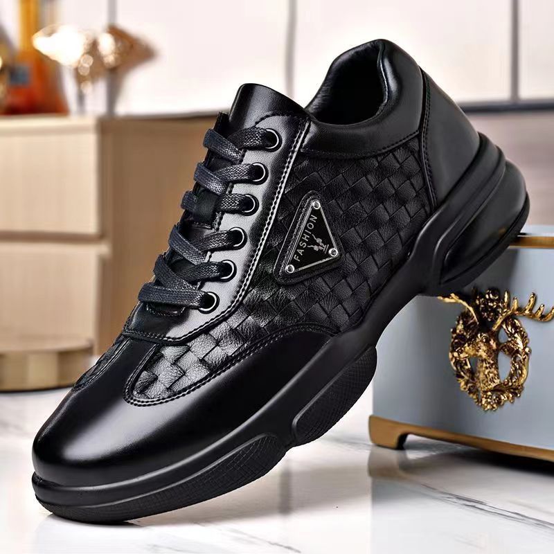 The new sports leisure leather shoes men's casual shoes everything breathable thick sole spring and autumn non slip wear resistance