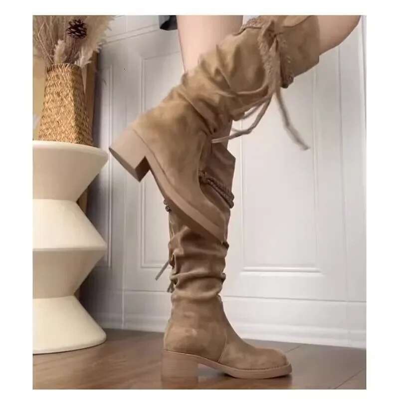 2024 Spring And Autumn New Retro Style Fashion Thick Heel Long Slim Look Stacked Middle Tube Boots