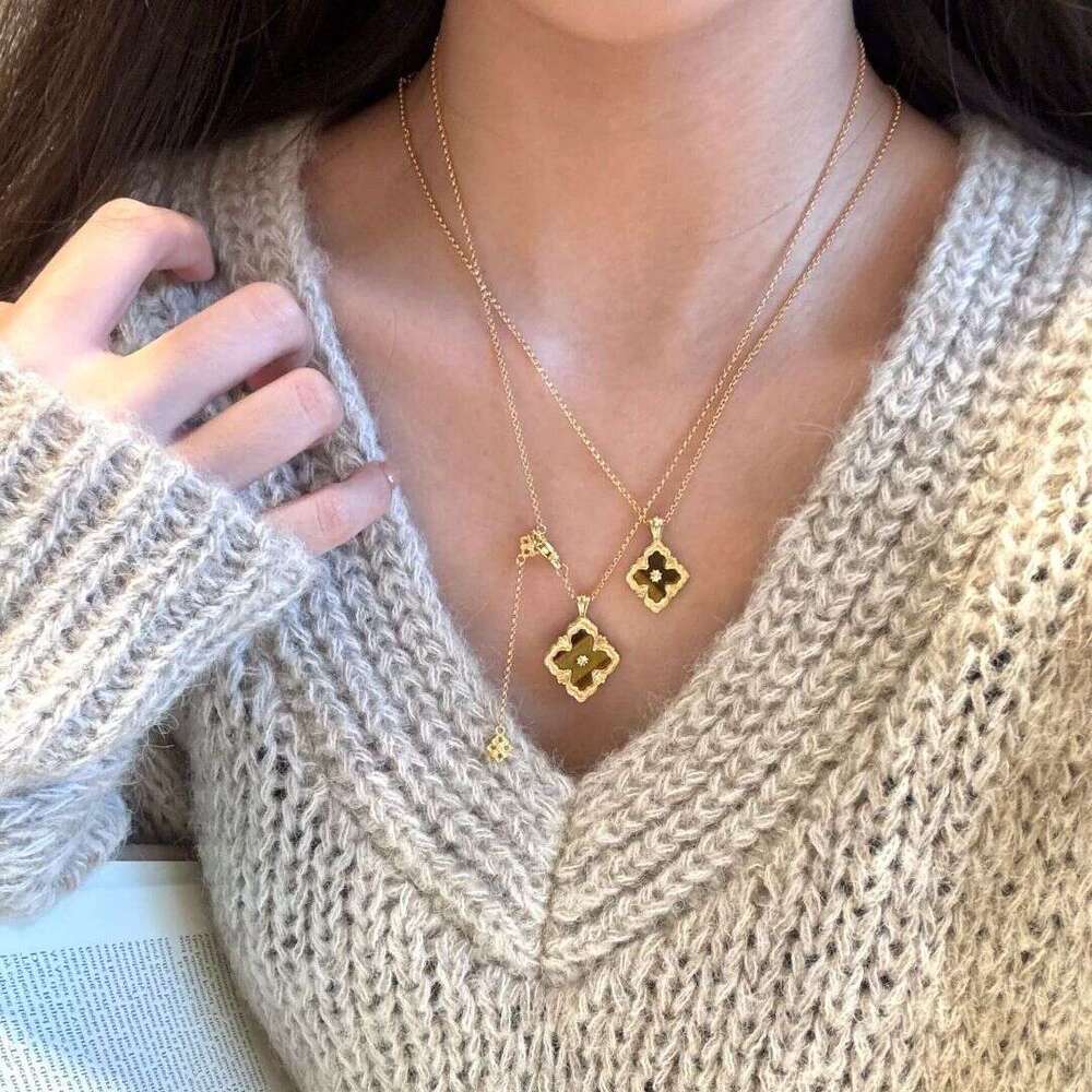 High Version Italian Buccellara Silk Tiger Eye Four-Leaf Clover Bracelet Opera House Earrings Palace Style Inlaid Diamond Necklace Set