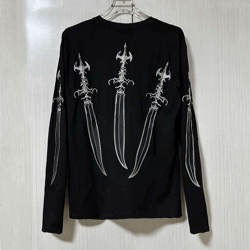 Ten thousand needle embroidery THUG CLUB and sword print long sleeved T-shirt trendy brand versatile casual loose base shirt for men