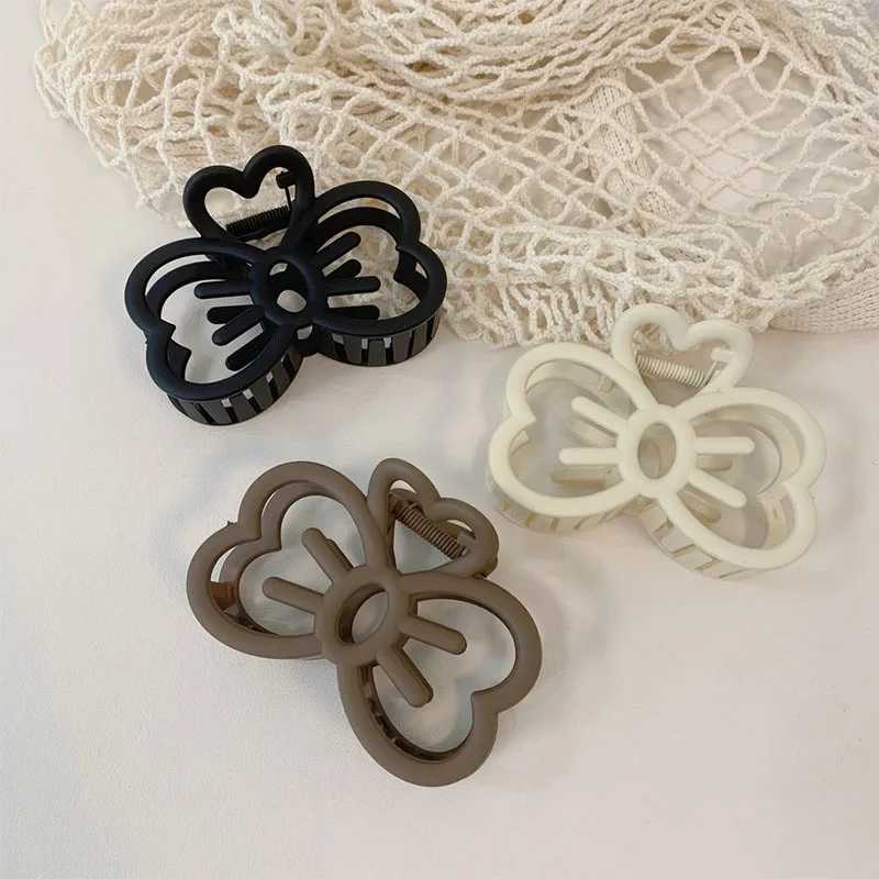 Korean Cute Bowknot Hair Clip Plastic Claw Clip Candy Color Crab Hair Clip for Girls Sweet Hair Claw Hair Accessories for Women Y250707