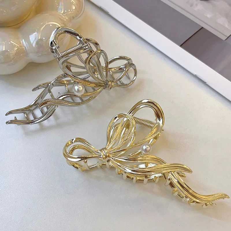 New womens elegant gold and silver hollow geometric metal hair clip retro hair clip with clip fashionable girl hair accessoryT250425