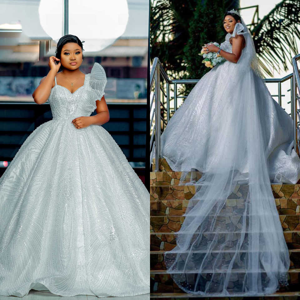 Vintage A Line Women Wedding Dress Sweetheart Neck Sleeveless Spaghetti Straps Bridal Gowns Pearls Lace Up Sweep Train Dress Custom Made