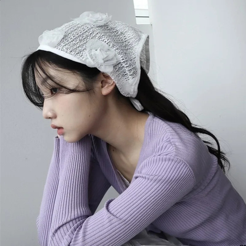 Korean niche 3D rose triangle hair scarf suitable for womens spring and summer travel po version retro literature pullover hat 250423