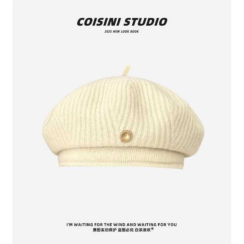 New High-quality Christmas Red Knitted Berets for Women Autumn Winter Travel Warm and Versatile Atmosphere Elegant Painter Hat J251125