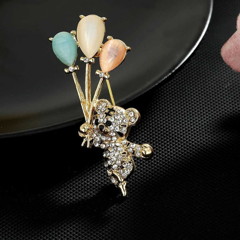 Pretty Tiger Hold Balloon Crystal Lapel Pins Dazzling Opal Airballoon Rhinestone Brooches Cheap Women Jewelry J251125