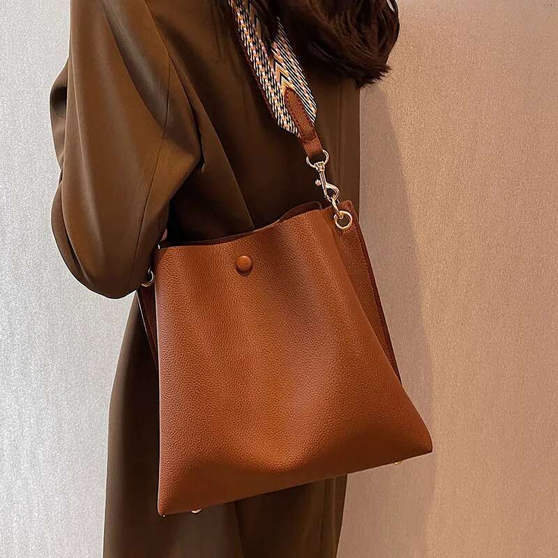 Fashion Bucket Bag For Women Handbag PU Leather Shoulder Designer Wide Strap Ladies Crossbody Bag Female Totes Bolsa