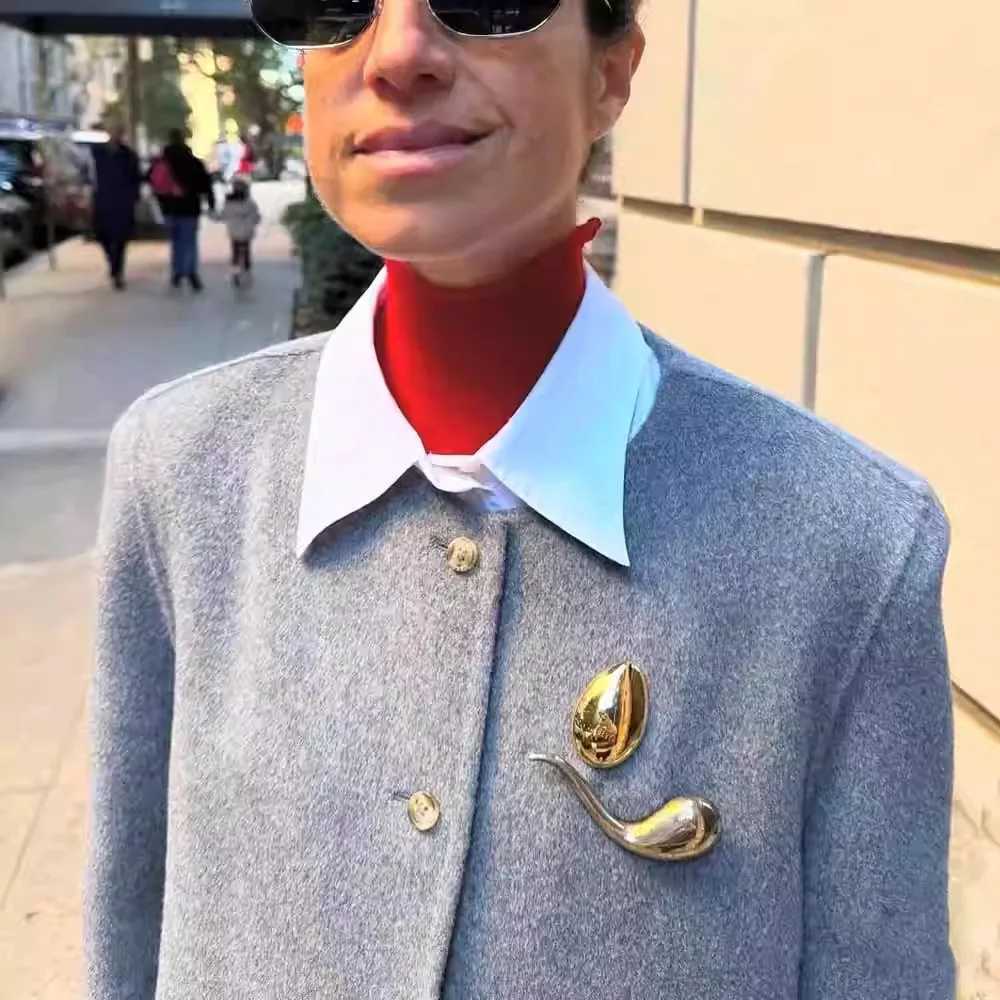 Metal Glossy Geometric Waterdrop Egg Shaped Broochs for Women Exquisite Fashion Suit Corsage Pins Accessory Party Jewelry Gifts J251125