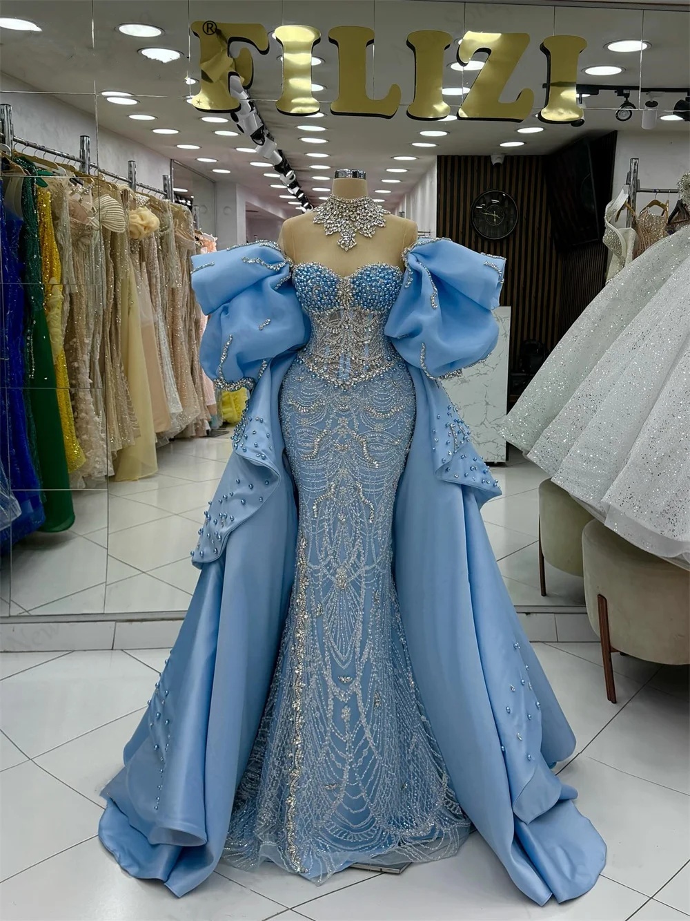 Gorgeous Crystal Pearls Evening Dresses High Neck Sequins Prom Gowns Detachable Train Beading Customized Vestidos De Noche Plus Size