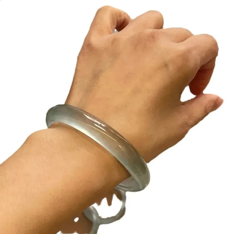 Ice Quartzite Bracelet Fashion Temperament Trend Light Bracelet for Women 250424