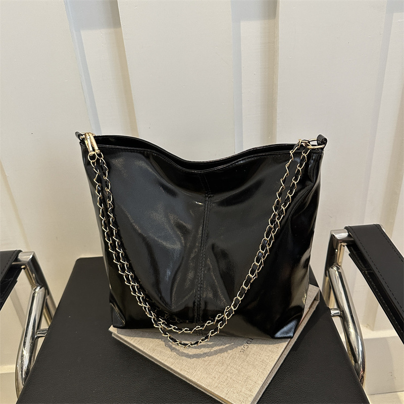 New Free Delivery Designer Shoes By 2025 Advanced Texture Large Capacity Women 2024 New Fashionable Shoulder Crossbody For Class Commuting Tote Bag